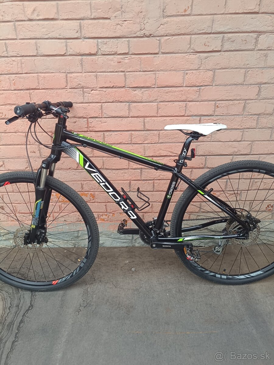 Používaný bicykel Vedora Cross "M"