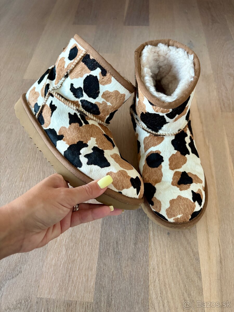 Dámske UGG snehule Classic Cow veľkosť 36