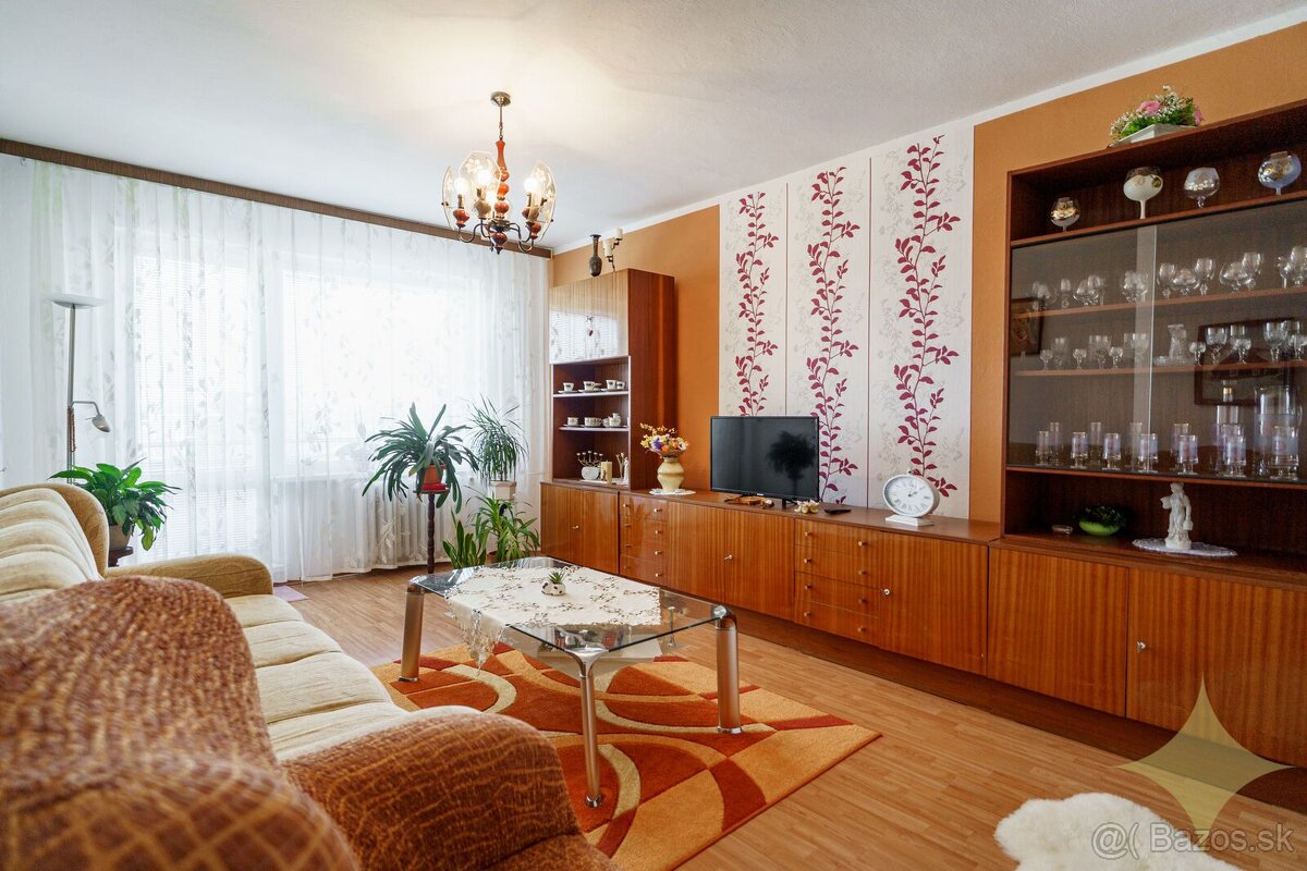 PREDAJ 3 izbový byt 86,7 m2 Ružomberok ulica Papiernická