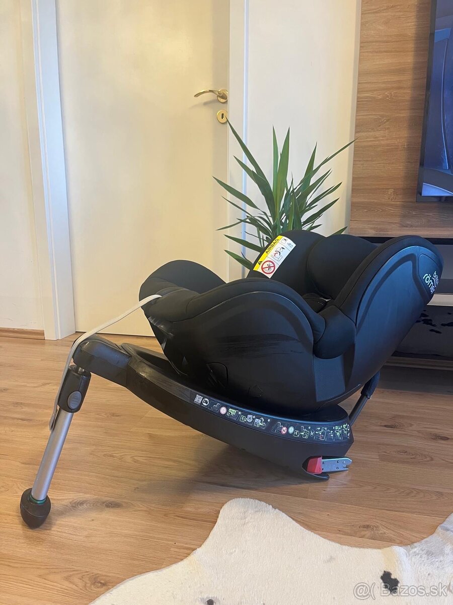 Predám autosedačku Britax Römer Dualfix 2 R – Cosmos Black