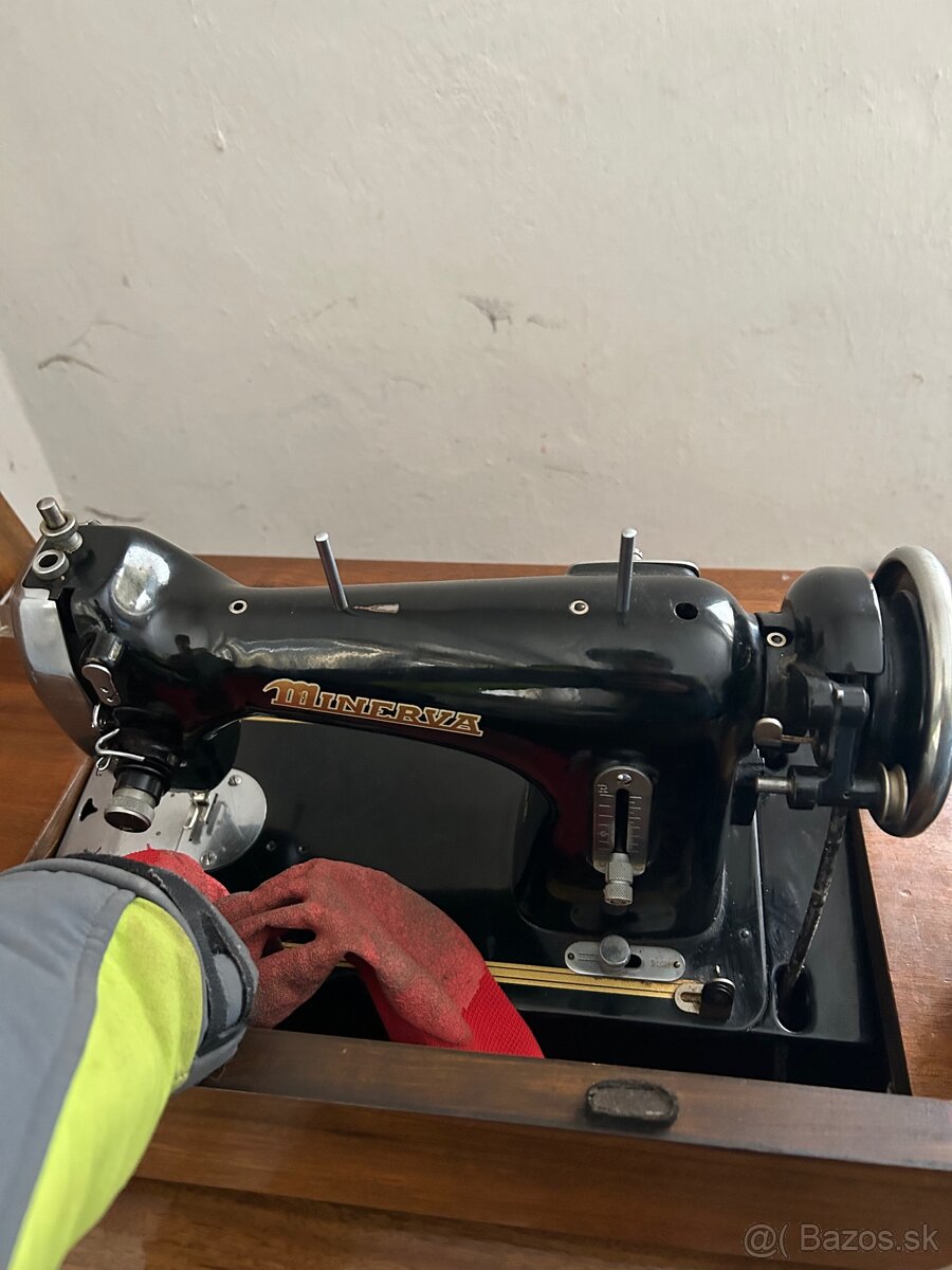 Šijací stroj Minerva