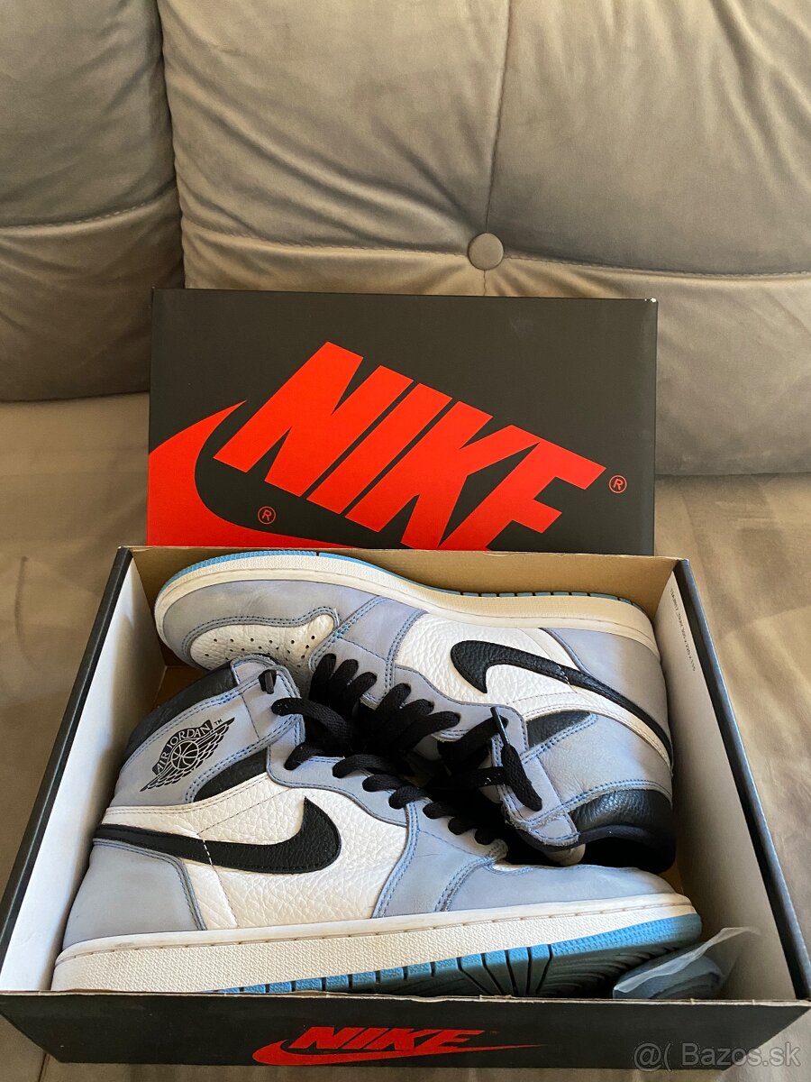 JORDAN 1 RETRO HIGH OG "WHITE UNIVERSITY BLUE BLACK"