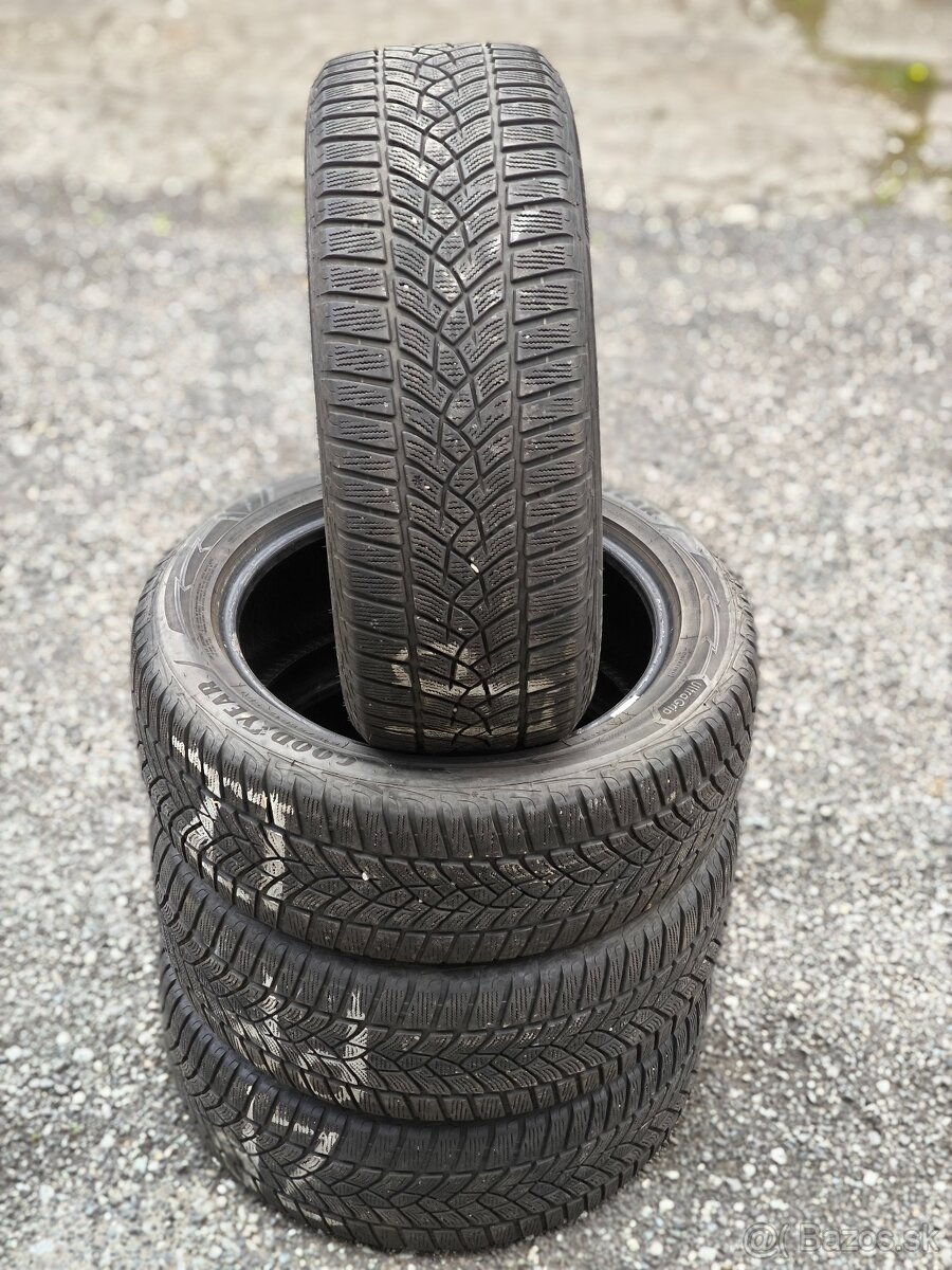 Zimné pneu 4ks GoodYear UltraGrip Performance+ 215/55 R17