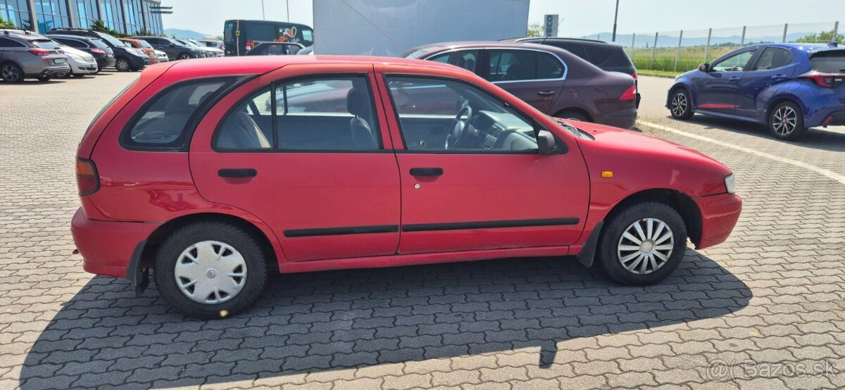 Nissan Almera