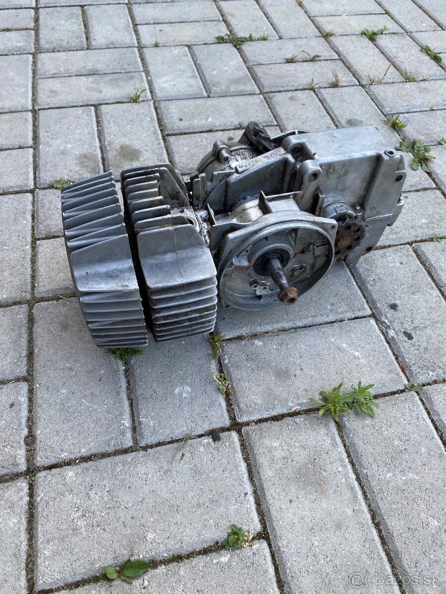 Predám motor manet Korádo