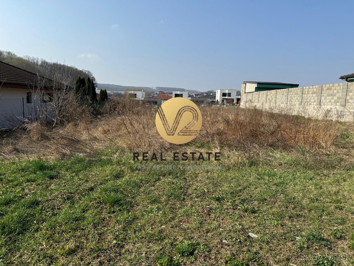 NA PREDAJ – Stavebný pozemok so sieťami, 894m2, 20mx45m, Nit