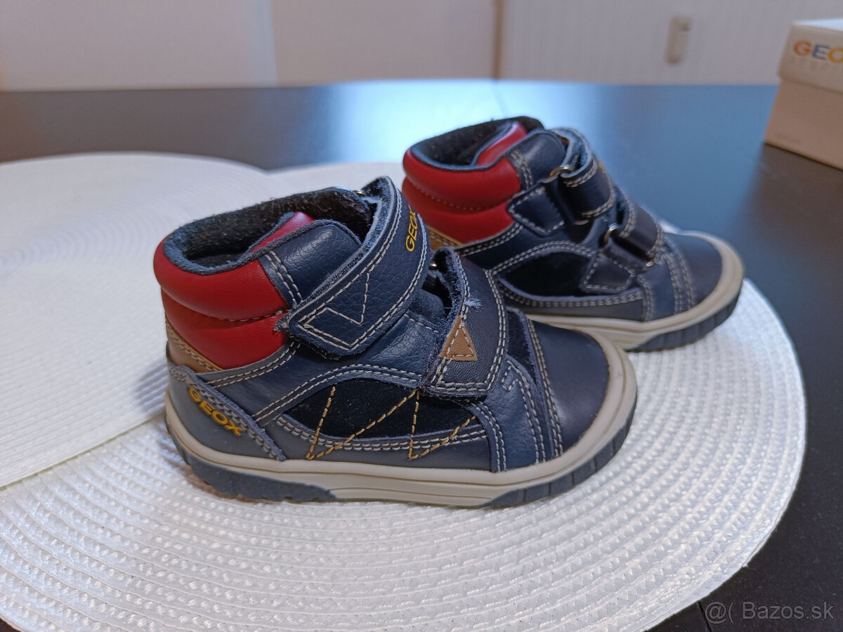 Geox číslo 22