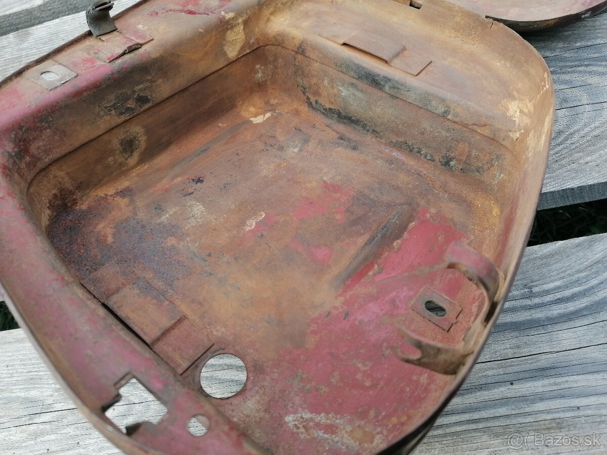 Kaslík na batériu na Jawa, CZ, 350, 250, 175, panelka