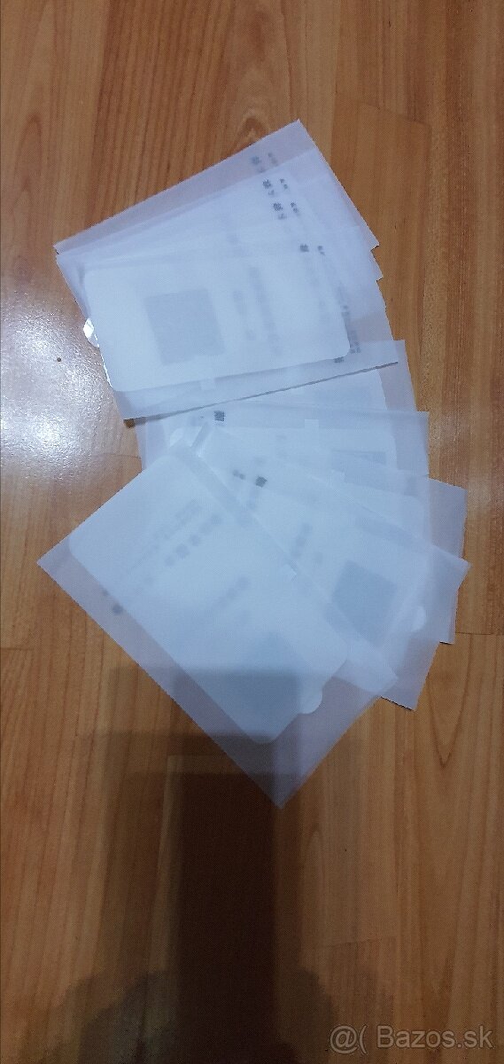 Iphone - folie, skla, obaly, sluchátka, redukcie, kable, usb