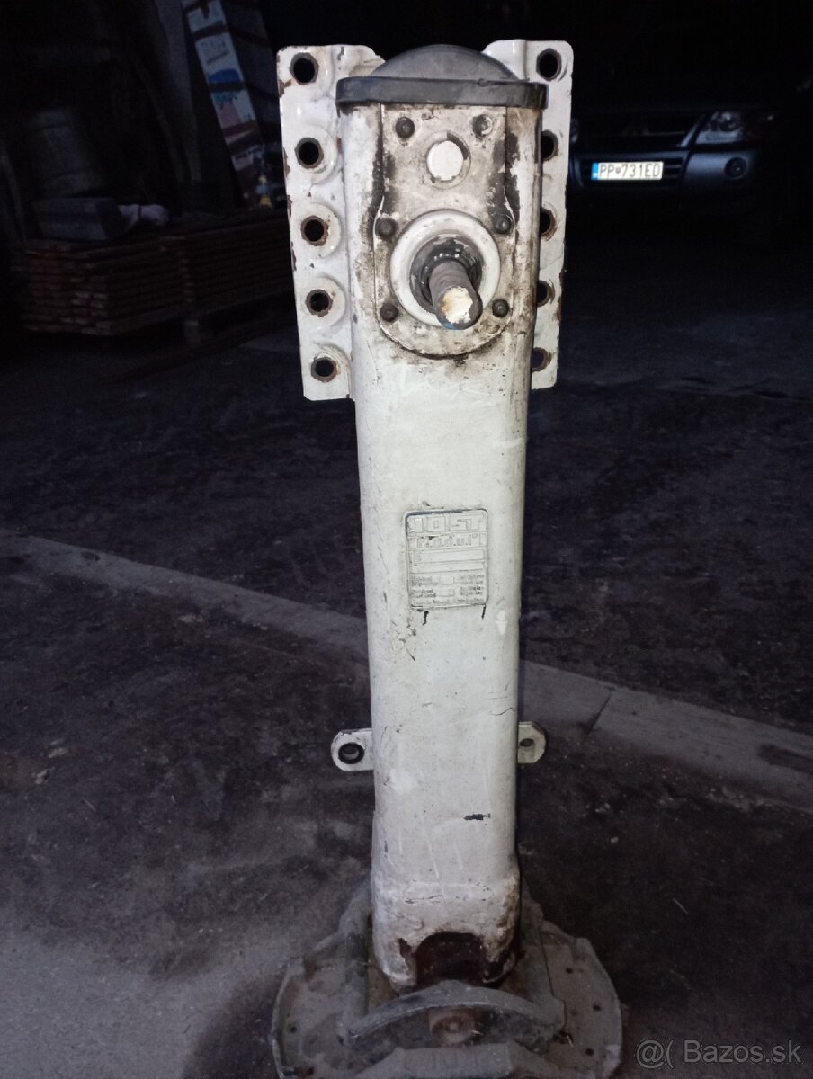 Oporná noha z návesu Krone