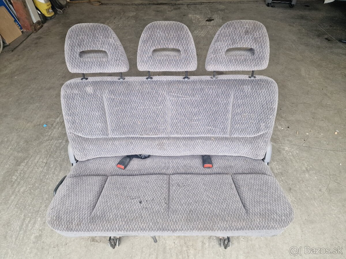 Multifunkčna viacučelová 3sedacka .