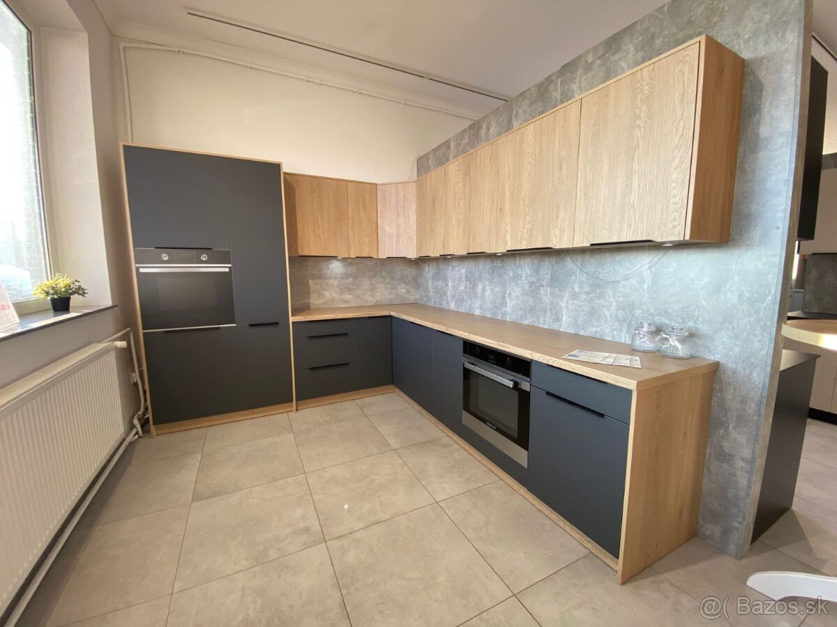 Kuchynská linka – SKLADOM