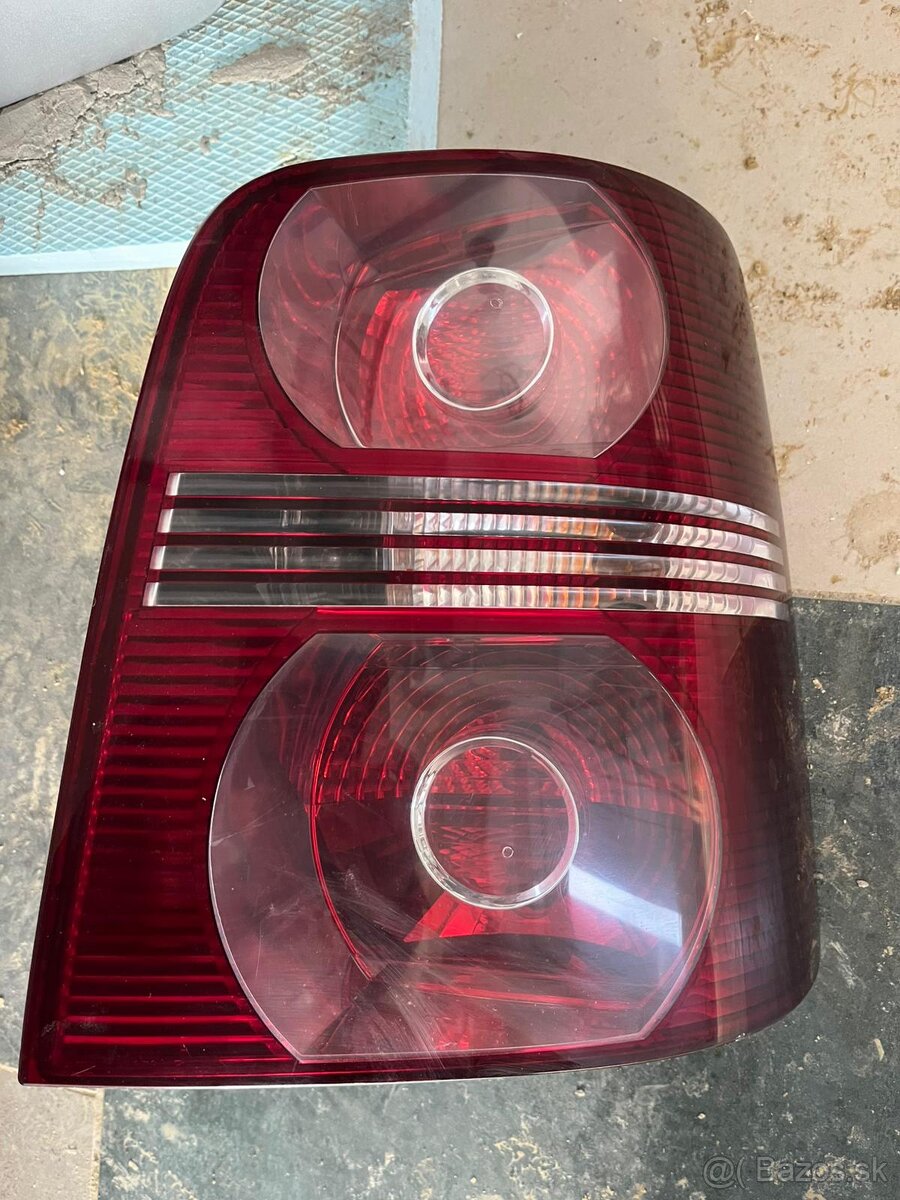 Zadne svetla VW Touran