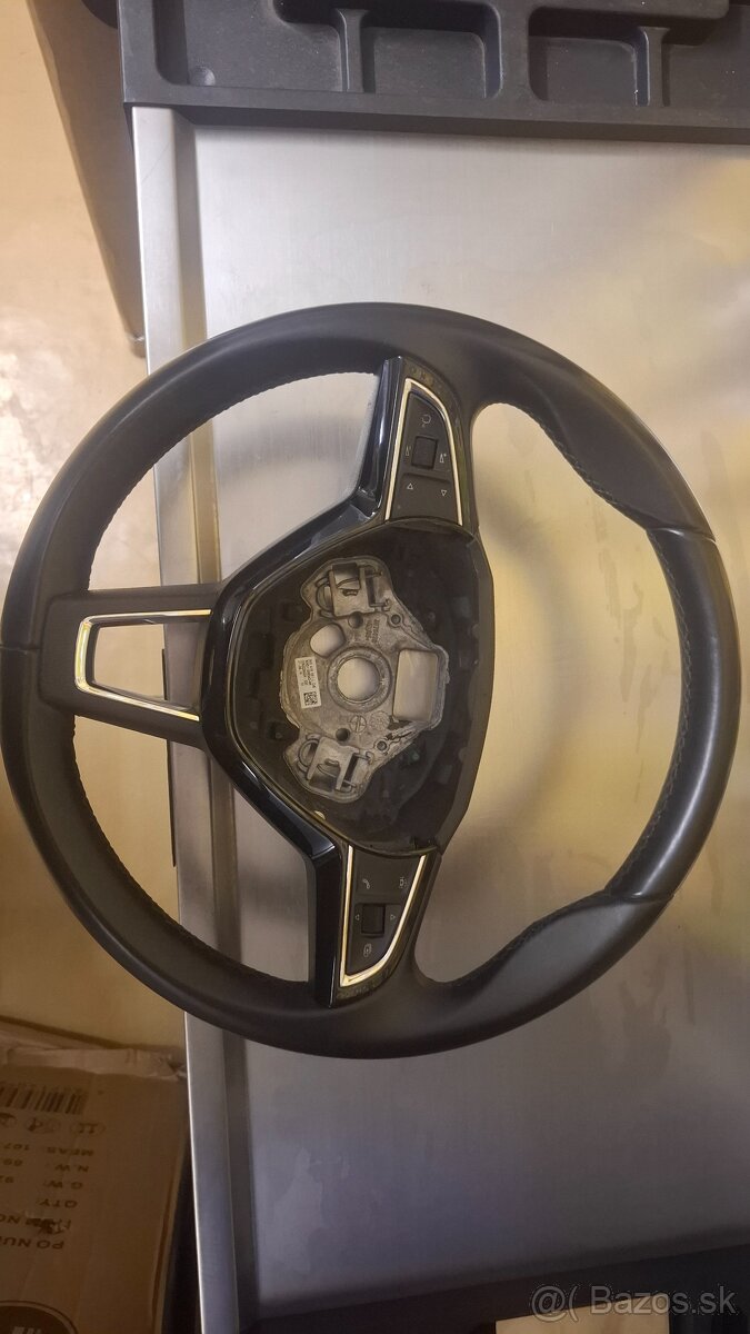 Kožený multifunkčný volant Škoda (Superb 3 / Octavia 3)