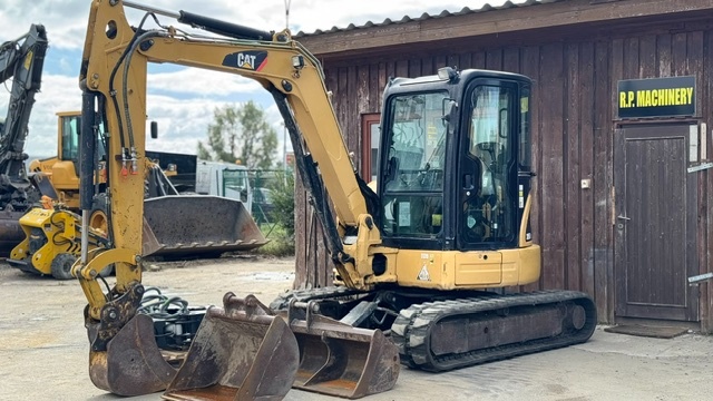 Pásový bagr CAT 305D CR