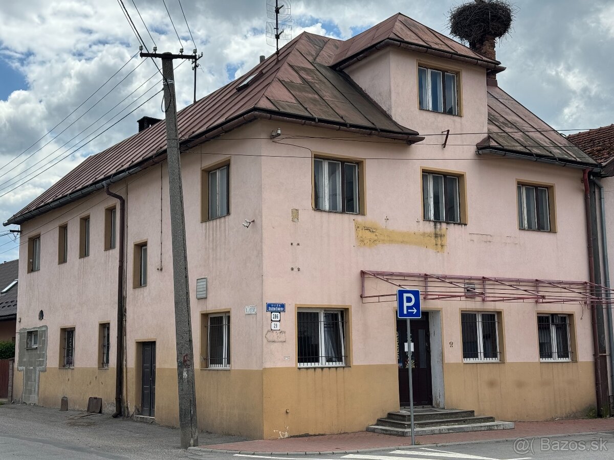Polyfunkčná budova v centre Trstenej