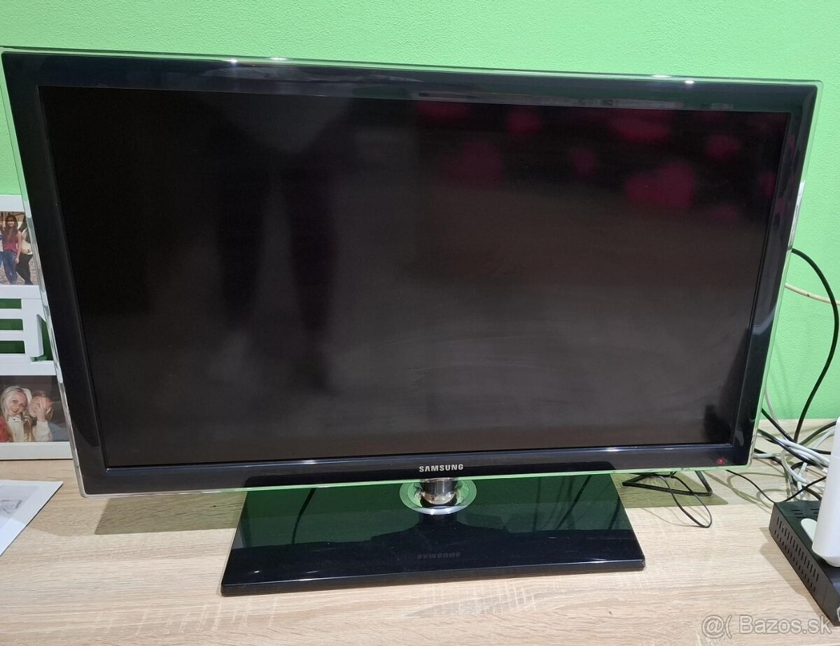 SAMSUNG UE32D4000