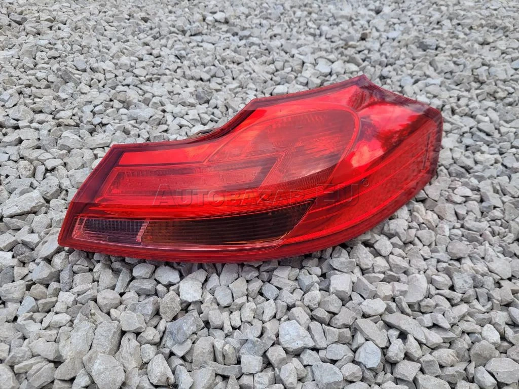 OPEL INSIGNIA COMBI PRAVE SVETLO