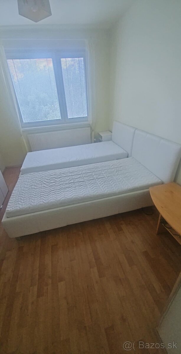 Izba pre dievča/ženu ihneď k dispozícii
