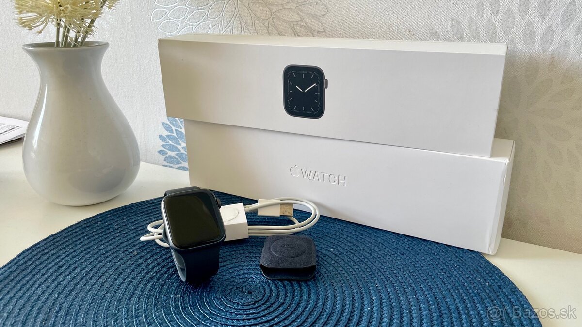 Apple Watch Series 5, 44mm