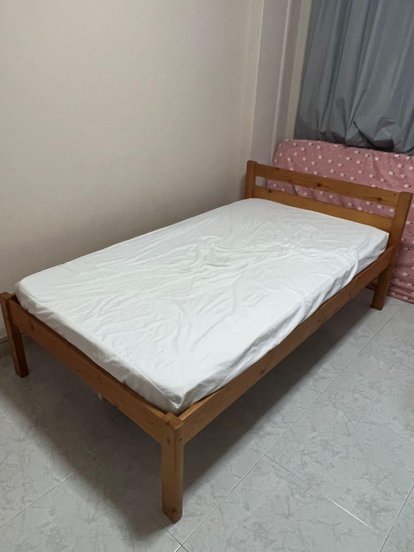 postel masív, rozmer 90x200cm + rošt