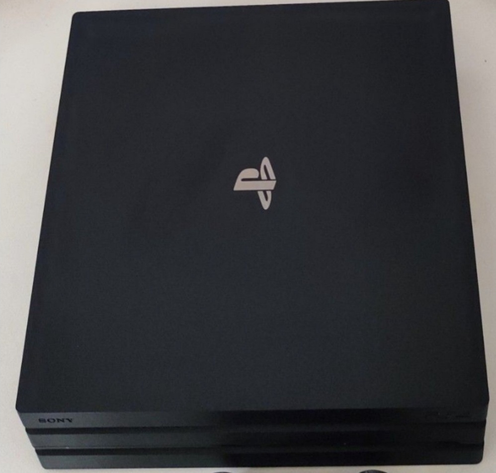 PS4 pro 1 TB