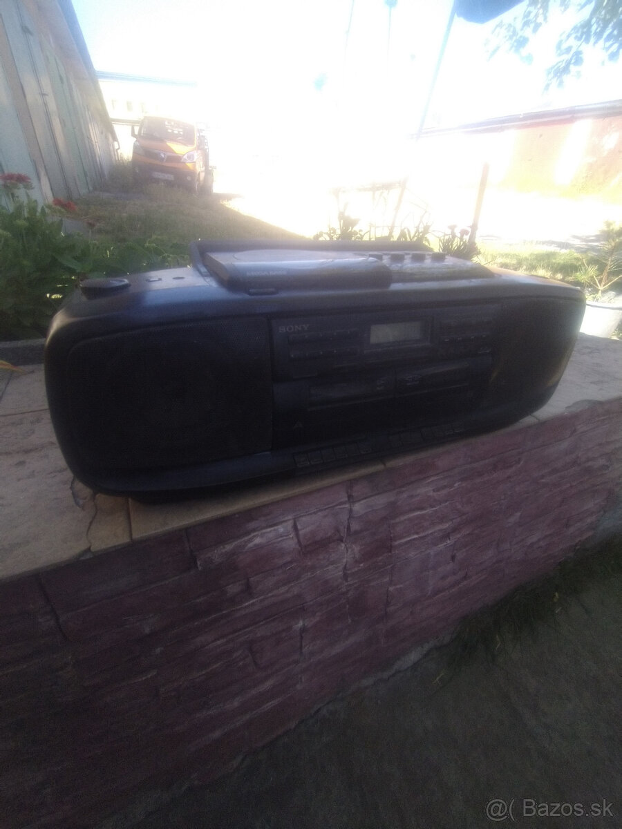 Pradam radio SONY CFD 330