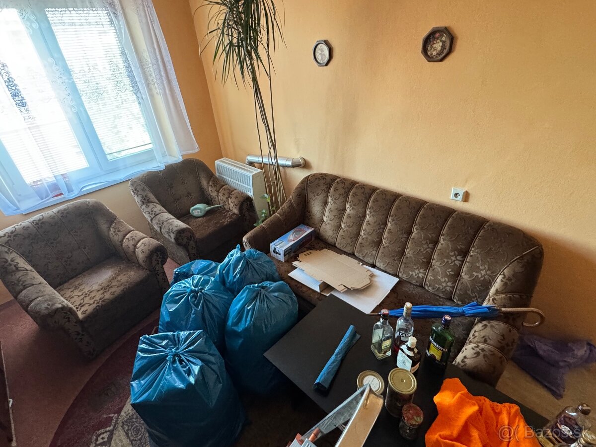 Sedacka , obyvacia stena , postel , skrinky
