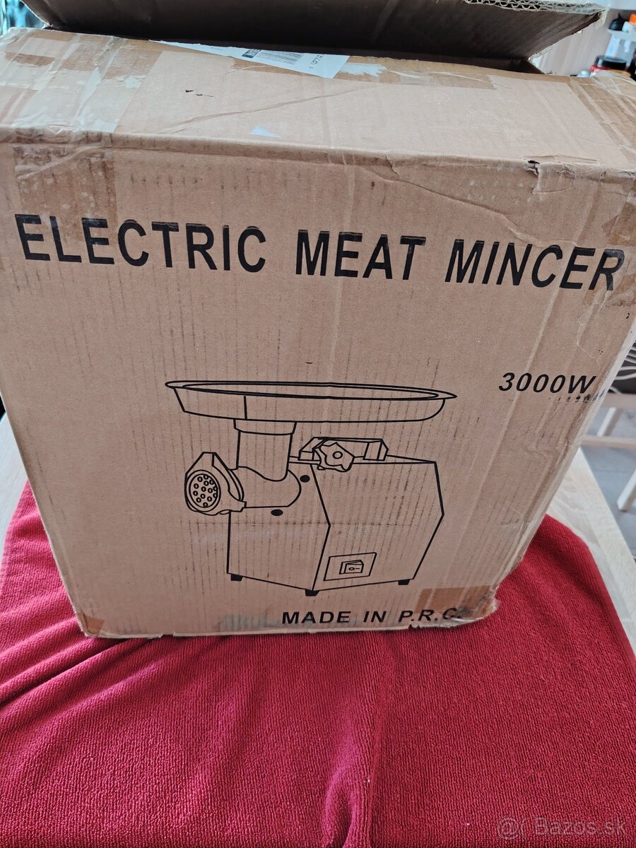 Elektrický mlynček na mäso 12" v záruke