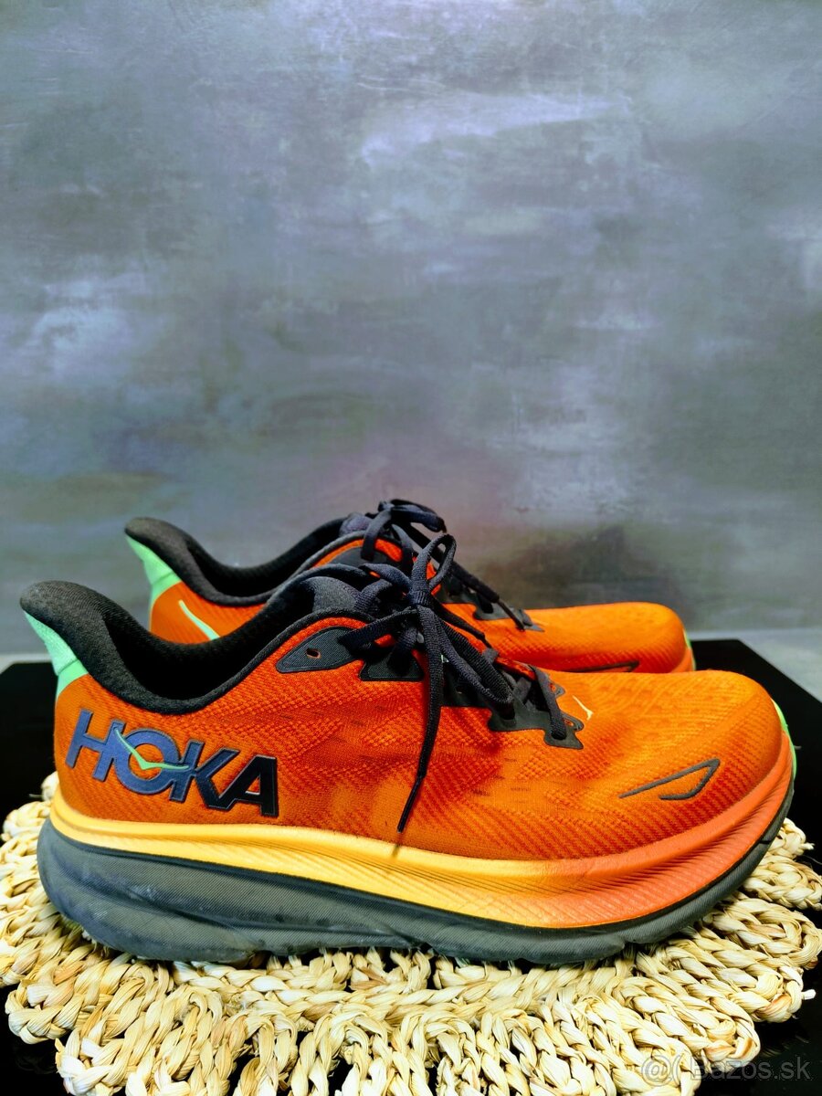 ZNÍŽENÁ CENA Predám bežecké tenisky HOKA