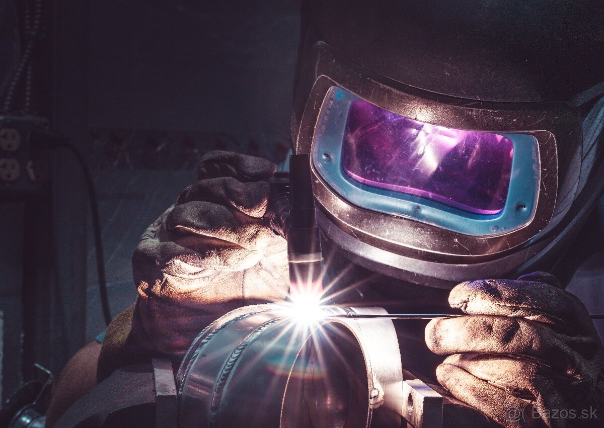 Zvárač s certifikátmi