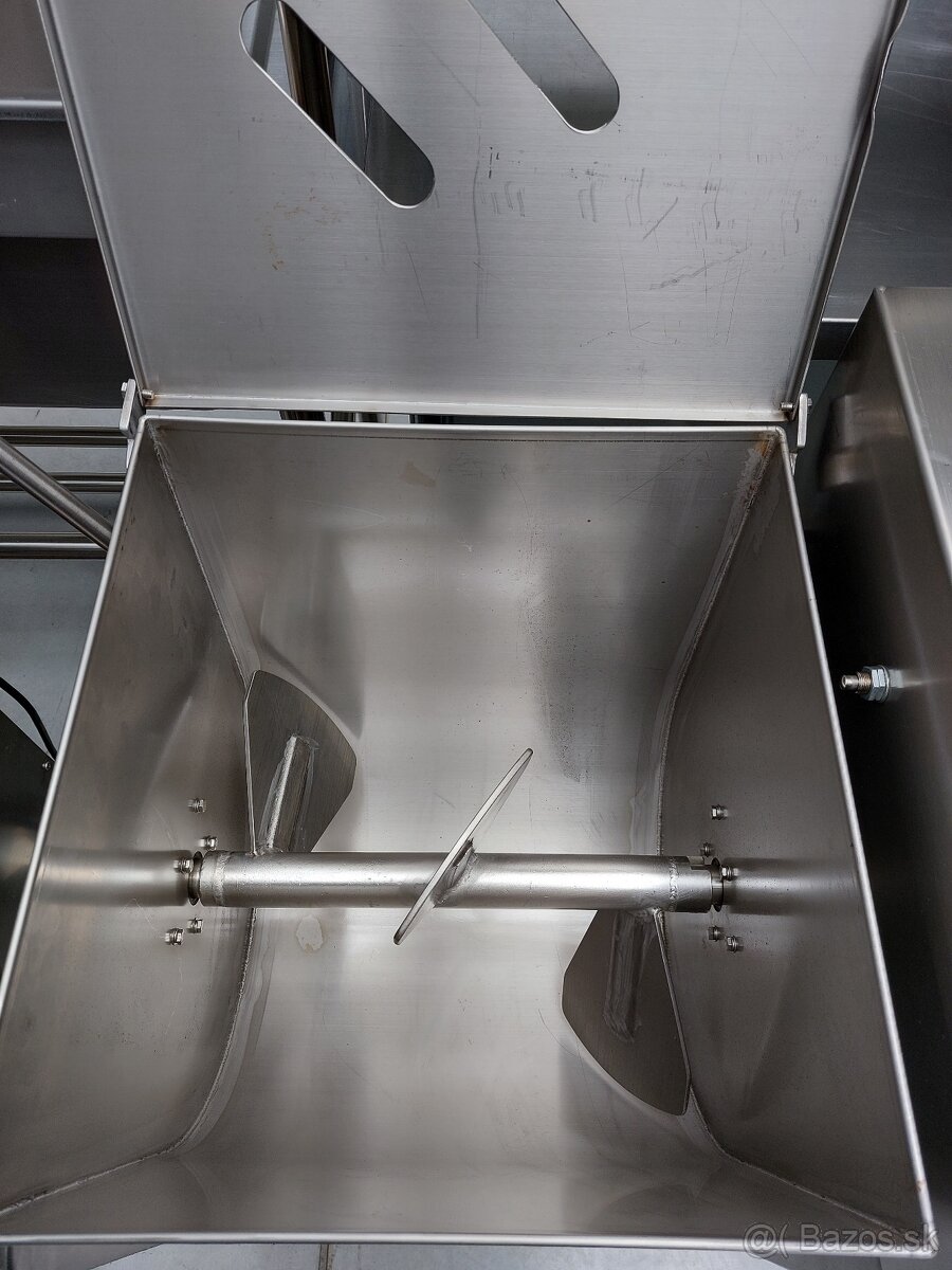 Miešačka mäsa 50L -35kg Miešačka mäsa Miešačka klobás