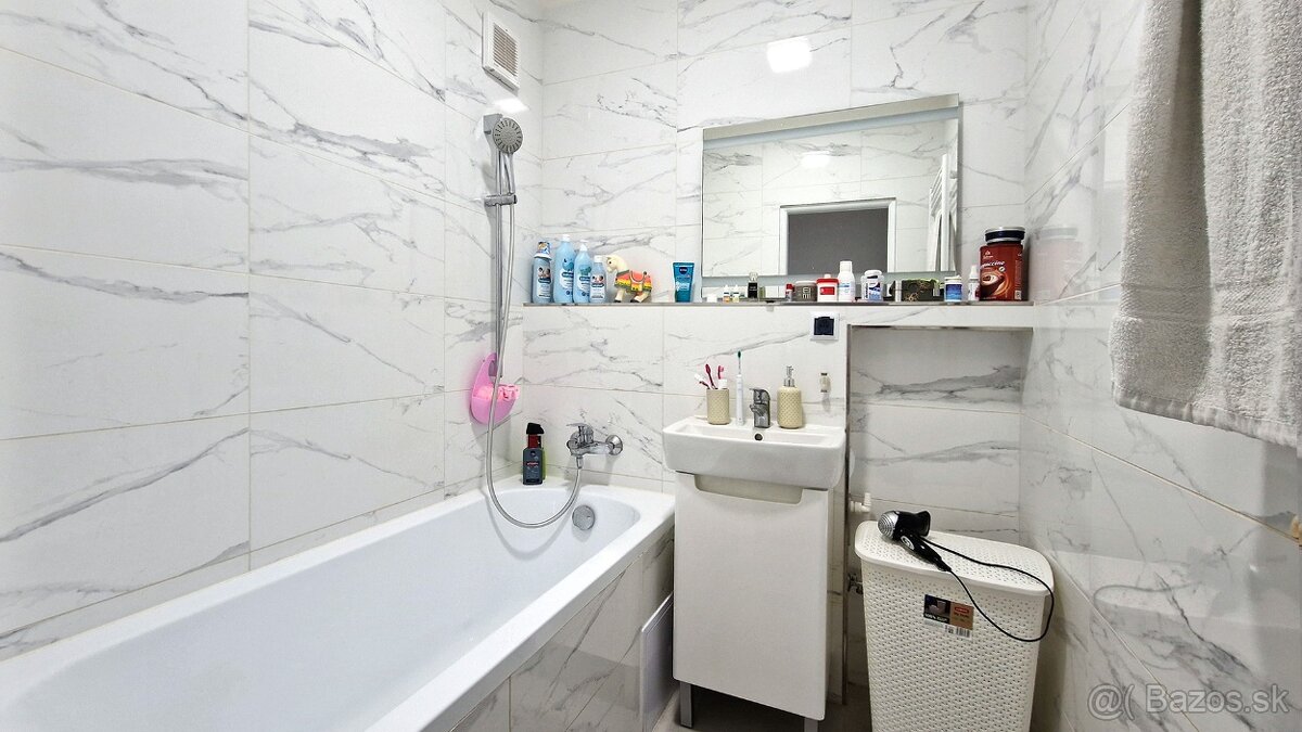 Moderný 4 izbový byt na prenájom, ul. Šoltésovej, Prievidza