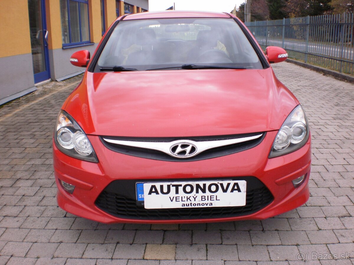 Hyundai i30 1,4i 80kW M5 r.2011 LPG
