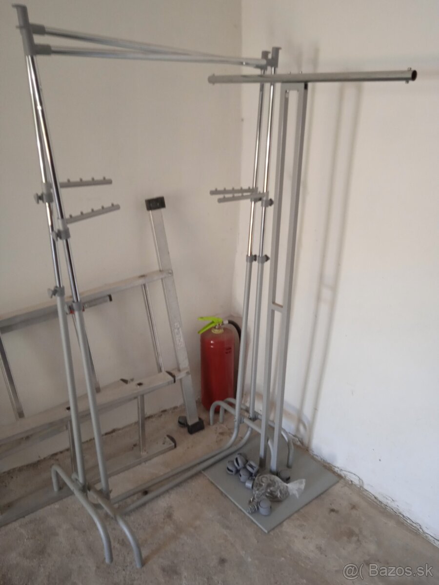 Prenosné stojany na oblečenie - 3 kysy