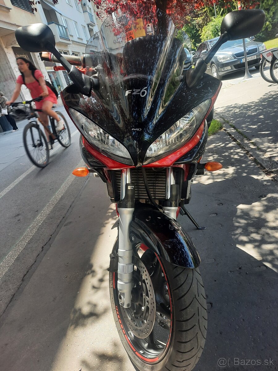Yamaha Fazer 600