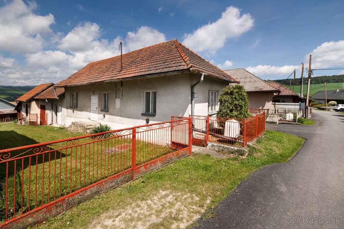 Starší rodinný dom s väčším pozemkom, 1635 m2, Veľký Slivník