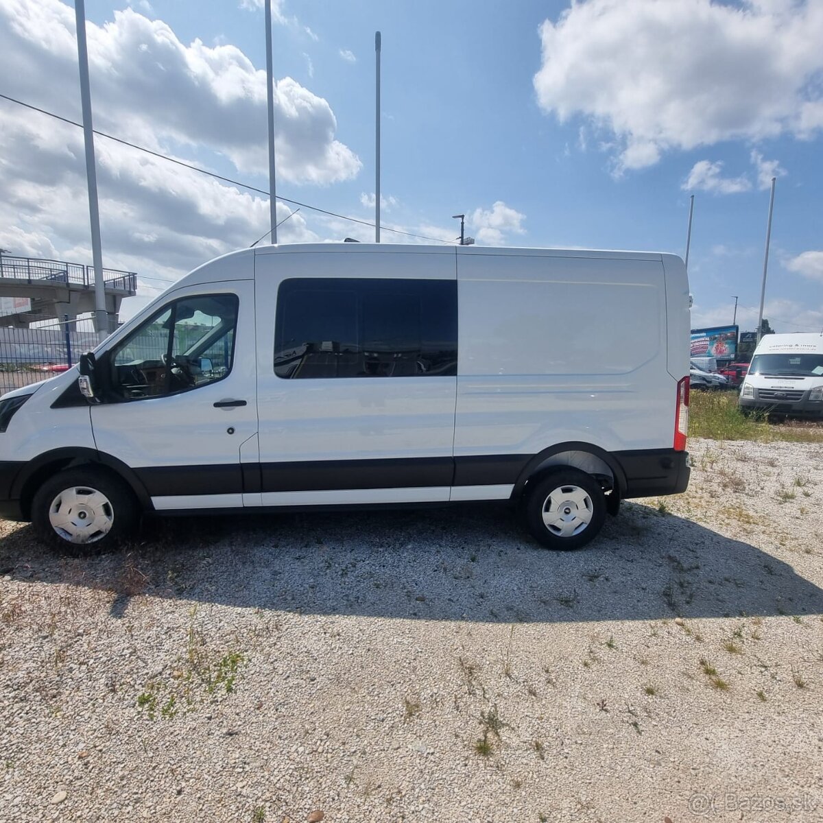 Prenájom 7 miestneho Ford Transit 2.0 TDCi – r.v. 2025