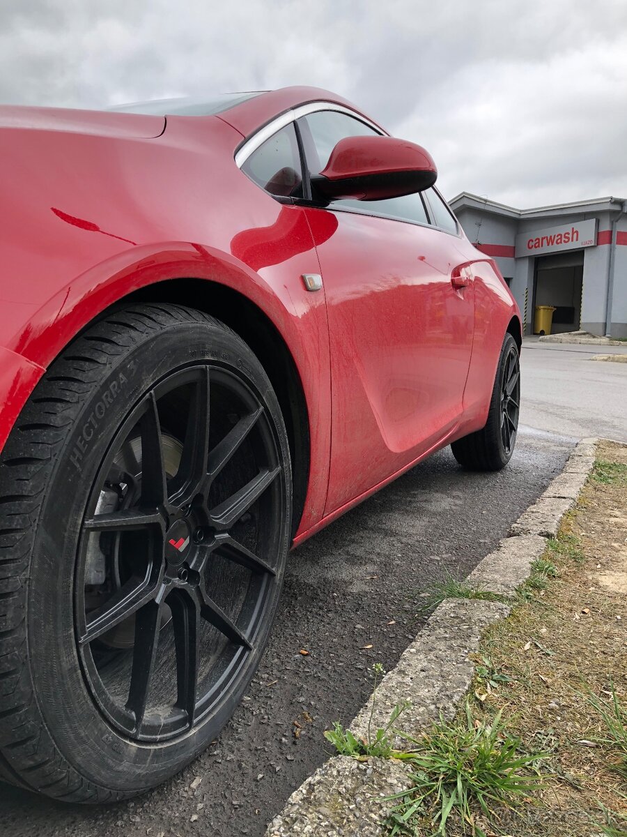 Opel astra j gtc 2015 153 000km