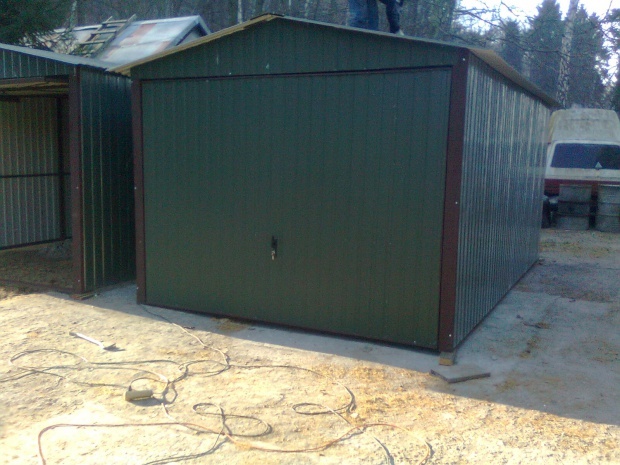 Plechová garáž 3x5 m – sedlová strecha | zelená matná