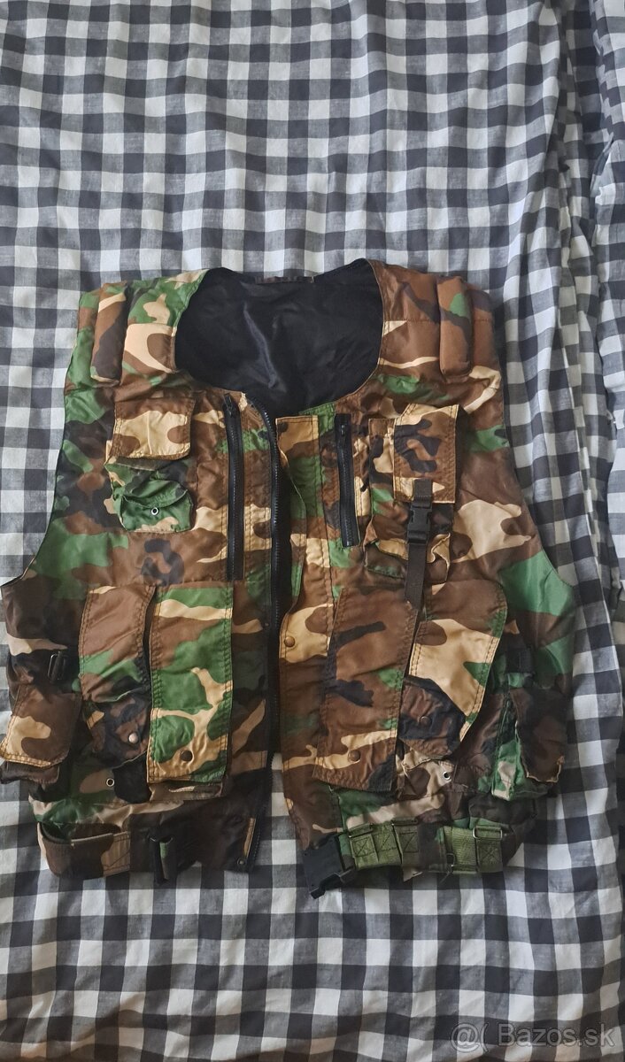 Takticka vesta