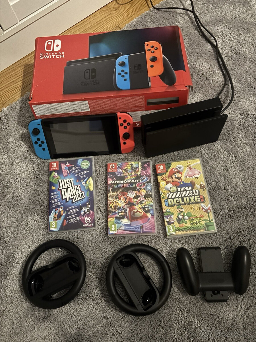 Nintendo Switch s hrami a príslušenstvom