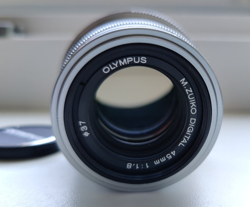 om-system m.zuiko 45mm f1.8