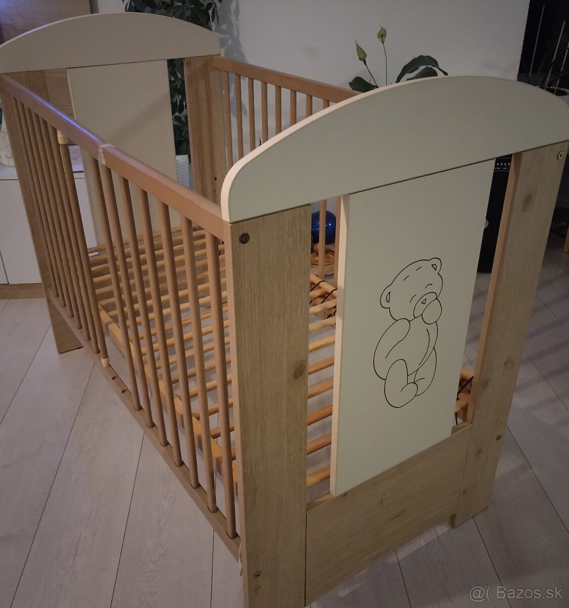 Posteľ drevená
