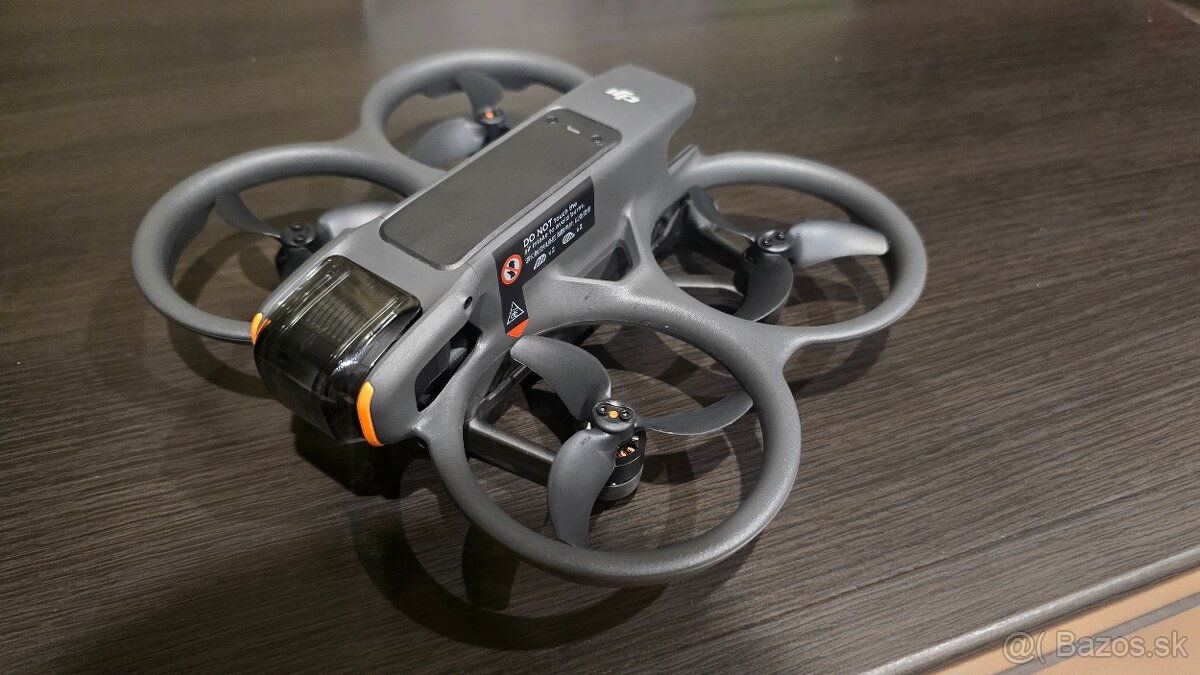 DJI Avata 2 - Fly More Combo 3 batteries FPV dron