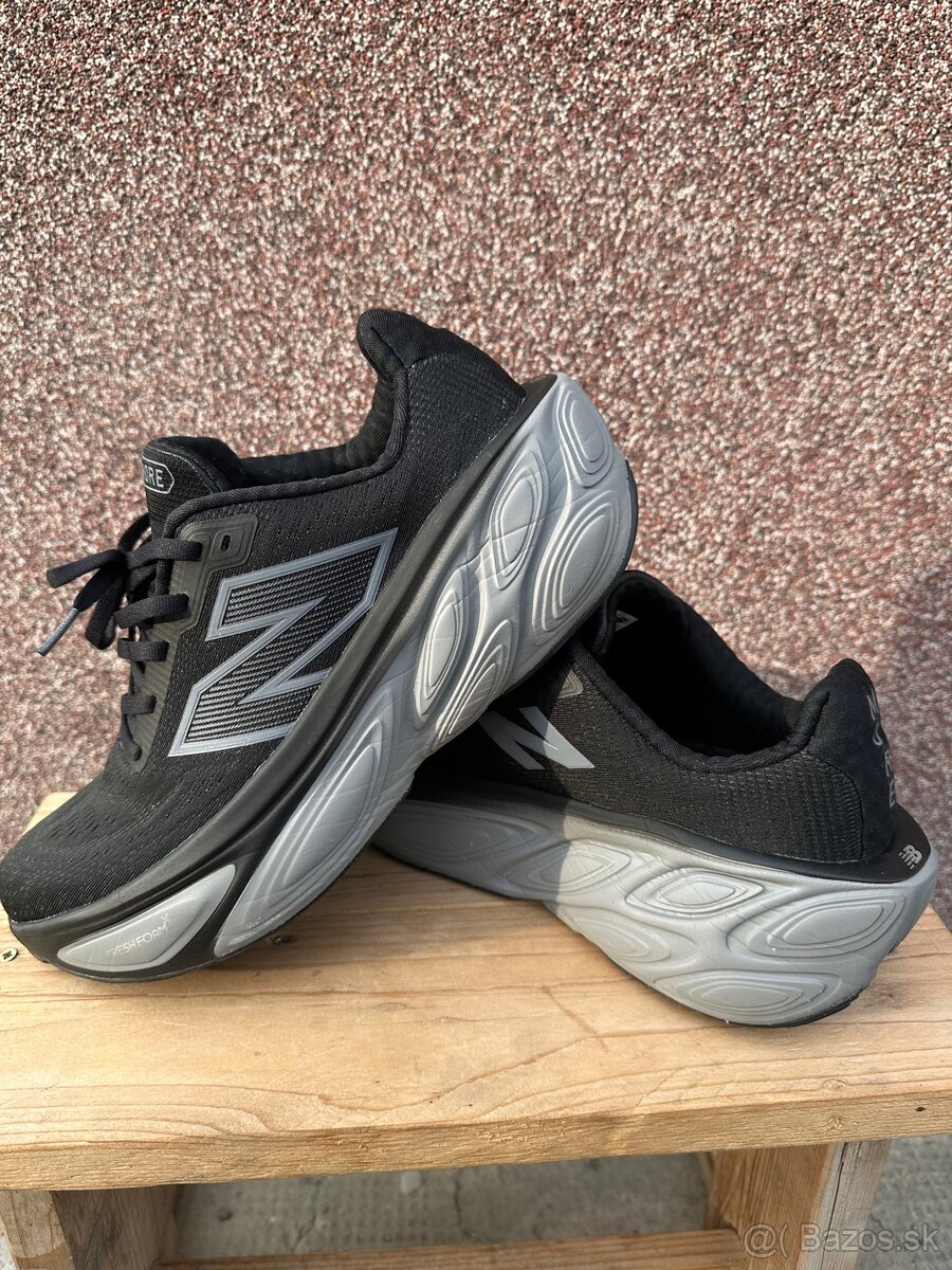 Bezecke tenisky New Balance More V5