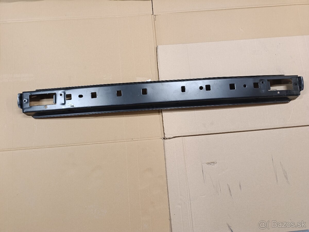 Výstuha predného nárazníka VW Jetta, Golf II