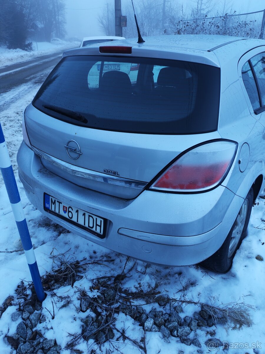 Opel Astra H 2006- nepojazdna, TP + ŠPZ