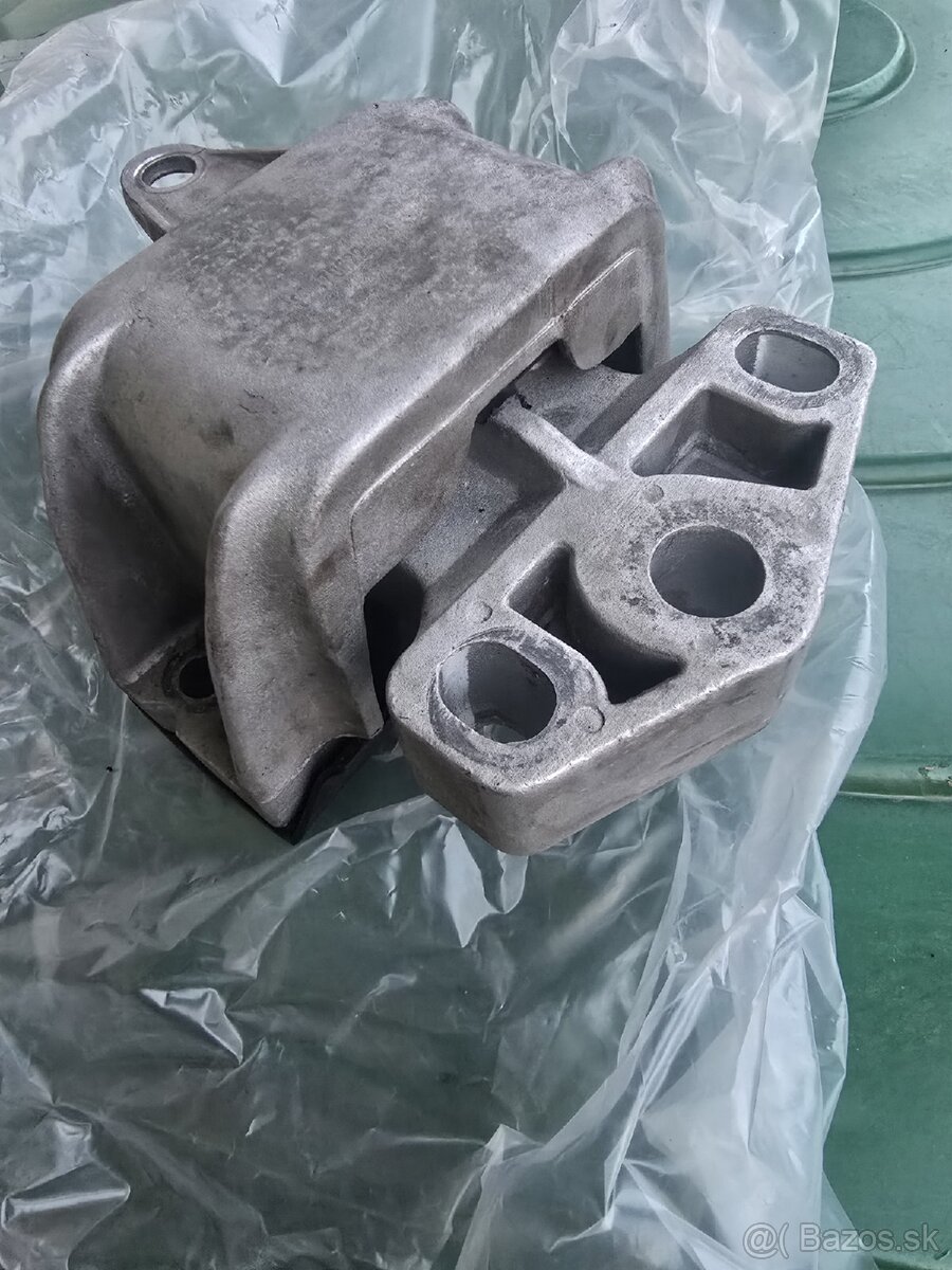 Uloženie manuálnej prevodovky SWAG