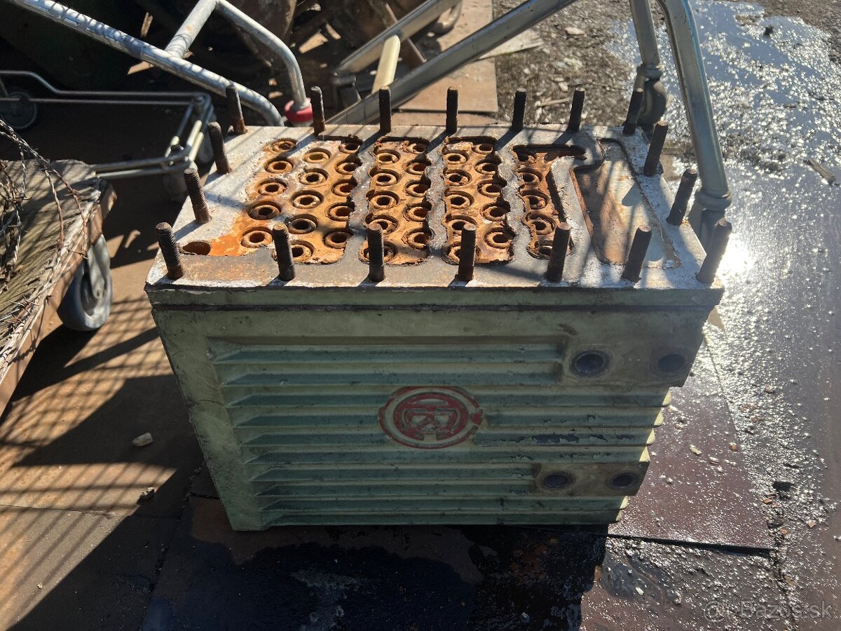 „Priemyselný chladič / výmenník tepla – olejový chladič“